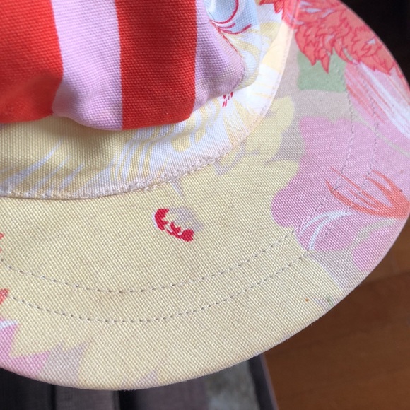 Burberry hat - Picture 6 of 8